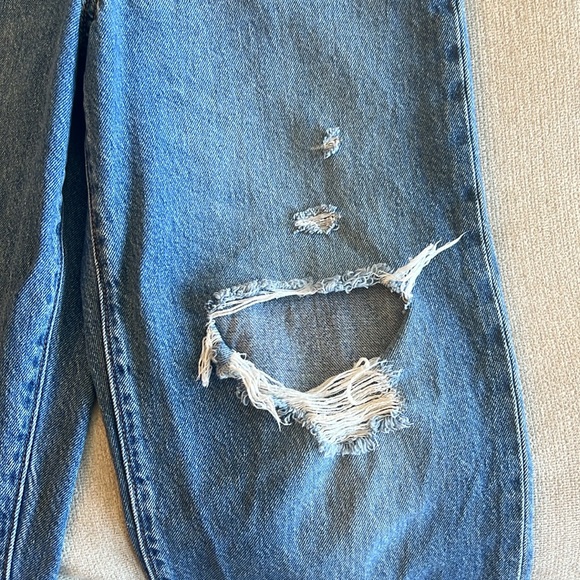 Levi’s Ribcage Straight Ankle Jeans - Picture 4 of 5
